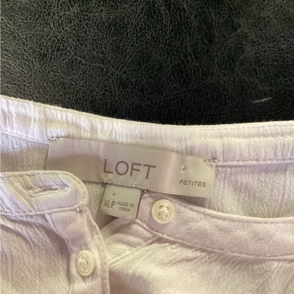 Vintage LOFT Cream Linen Button-Up Blouse. - Picture 2 of 4